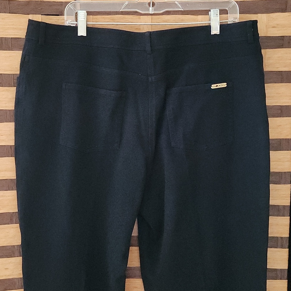 St. John capri black jeans